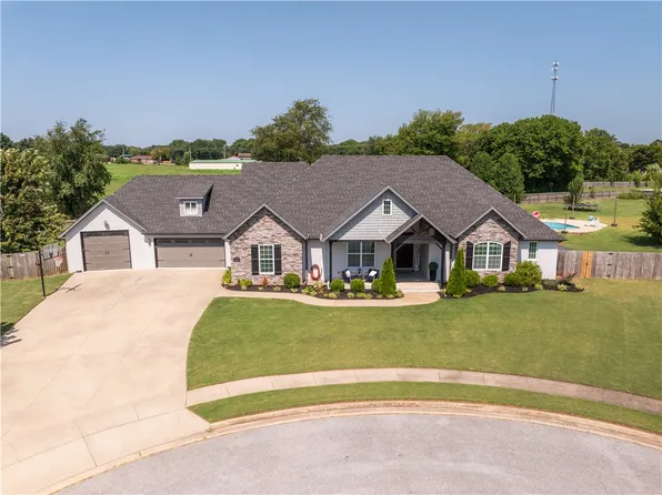 509 Waterfalls Ct, Farmington, AR 72730