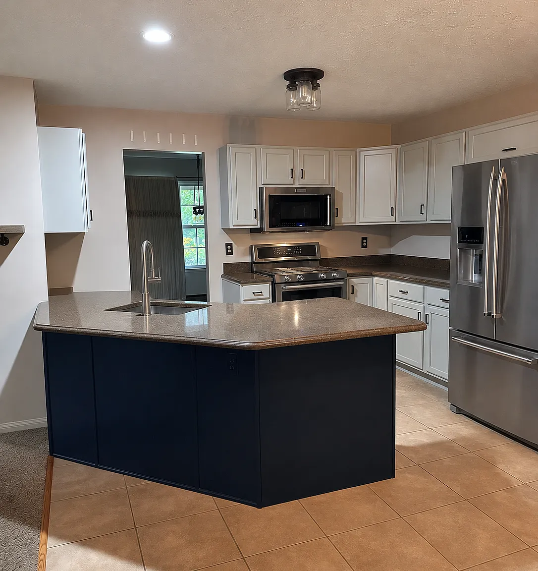 4 bed, 2.5 bath, 3296 sqft, $2,900 — Photo 2