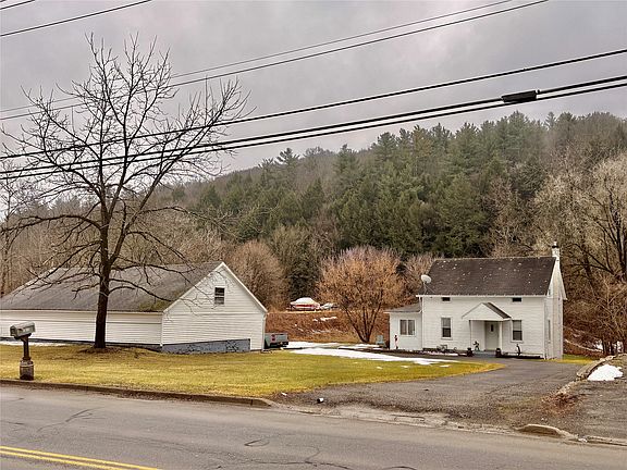 3rd image of 1017 Day Hollow Rd