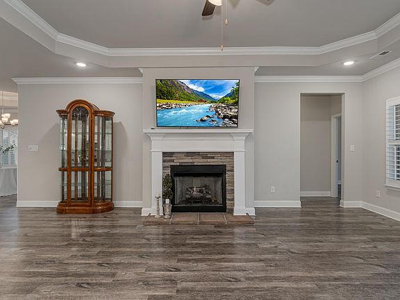 5th image of 6513 Jacaranda Dr