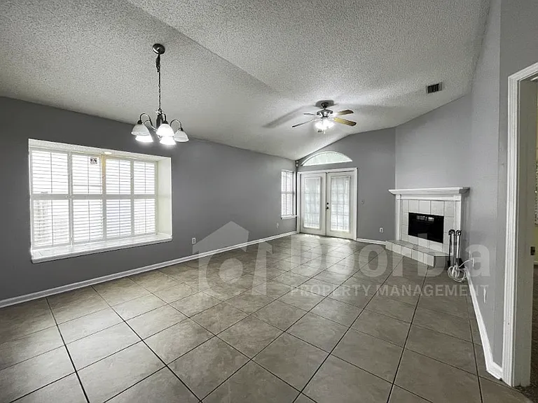 1159 Radis Pl — Photo 7