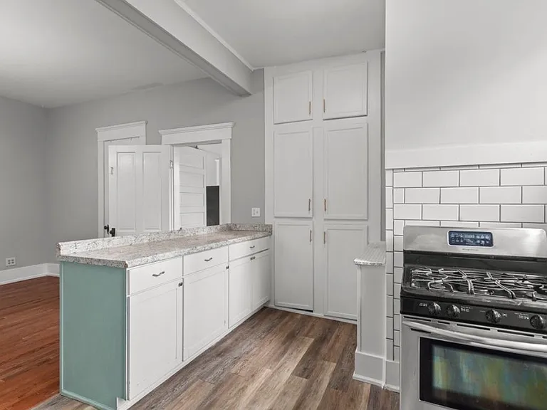 514 Wapping St #A — Photo 4