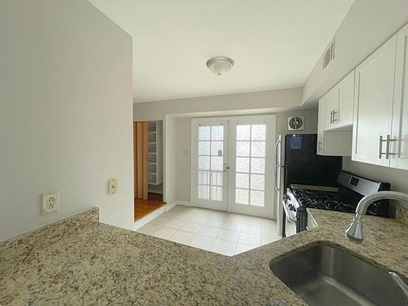 5th image of 1801 Grandin Rd SW #1809-B
