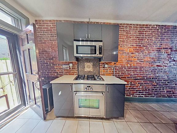 4th image of 4817 Blackberry Way