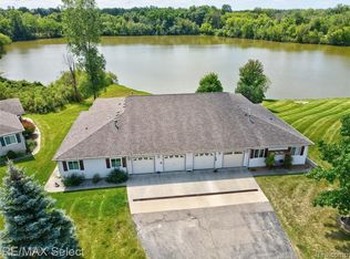 1123 Lake Shore Cir, Grand Blanc, MI 48439