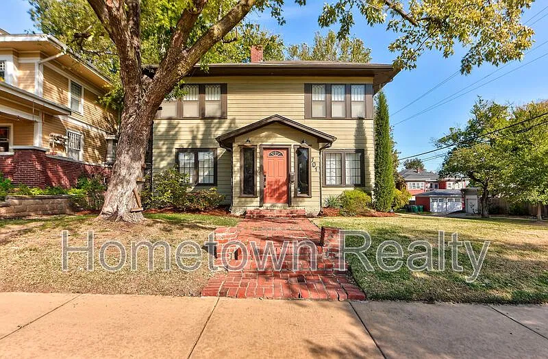 701 NW 17th St