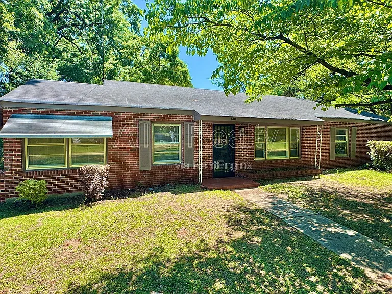 804 Hillman St — Photo 1