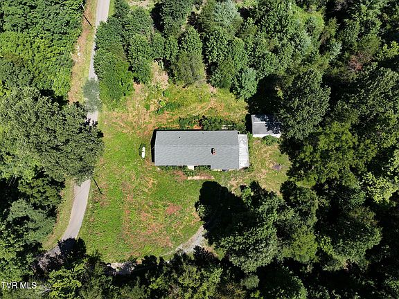 4th image of 128 Dan Berry Hill Rd