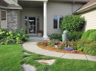 10850 Andes Cir, Inver Grove Heights, MN 55077