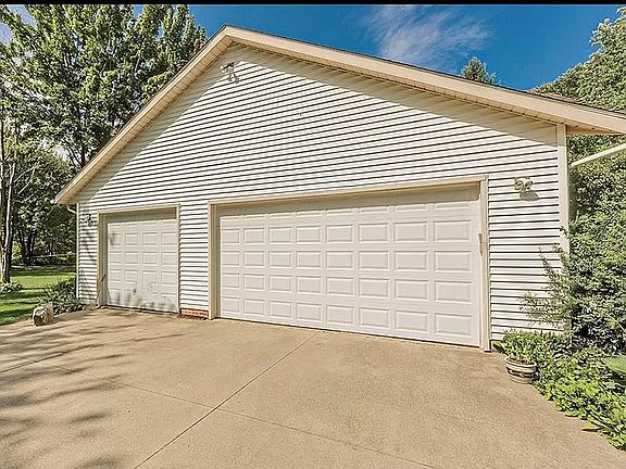 2nd image of 7125 Stacy Ln