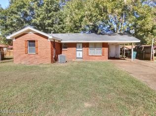 1886 Whitehead Dr, Southaven, MS 38671