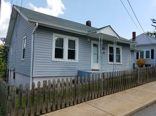 903 N Main St, Canton, NC 28716