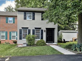 15 Ironstone Dr, Elizabethtown, PA 17022