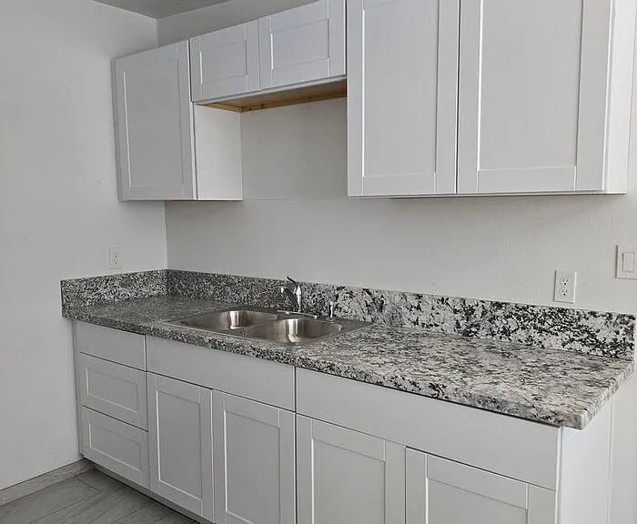 511 N Iroquois Ave #B — Photo 8