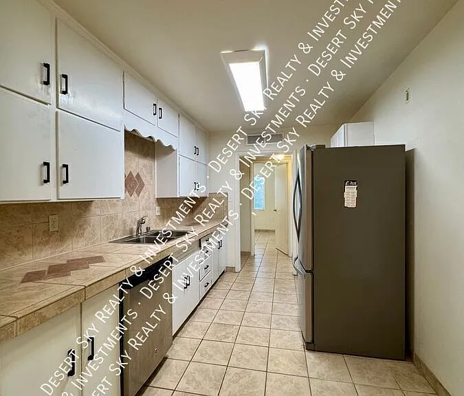 2035 Rosedale Dr — Photo 7