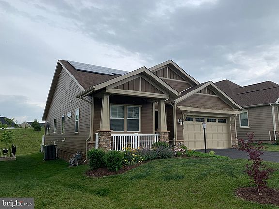 2nd image of 108 Cloak Ln