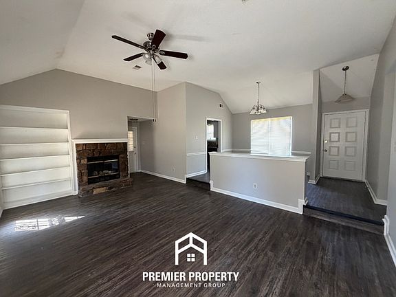 4th image of 2638 Lakeside Dr
