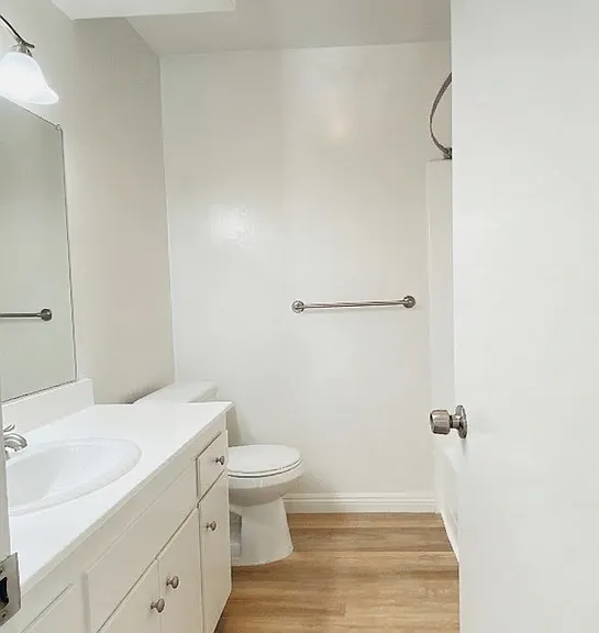 13860 Burbank Blvd — Photo 51