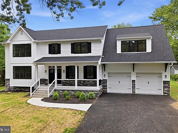 3rd image of 3062 Bradley Rd