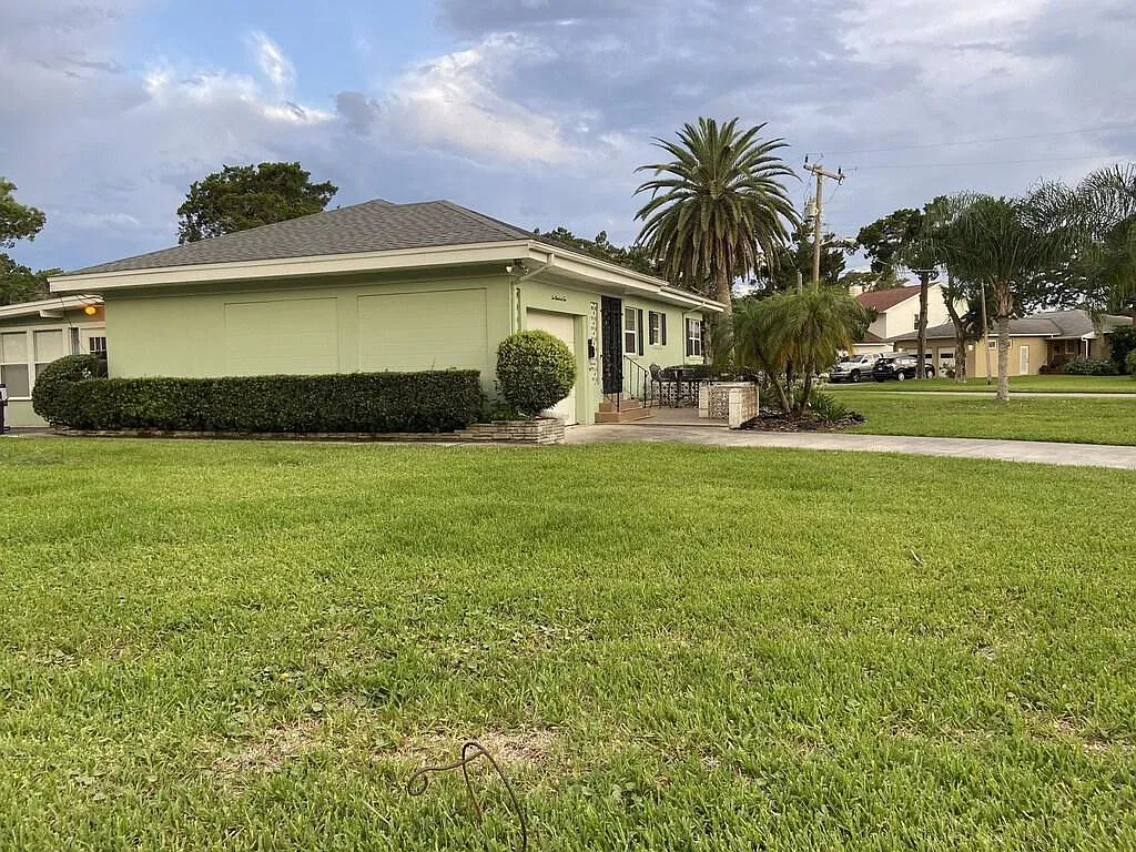 210 S Matanzas Blvd — Photo 2