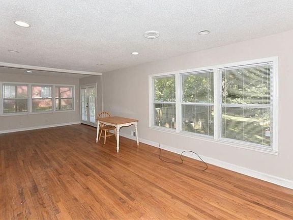 4th image of 2246 Whites Mill Rd
