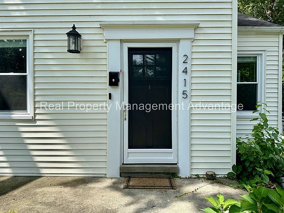 3rd image of 2415 Hyland St