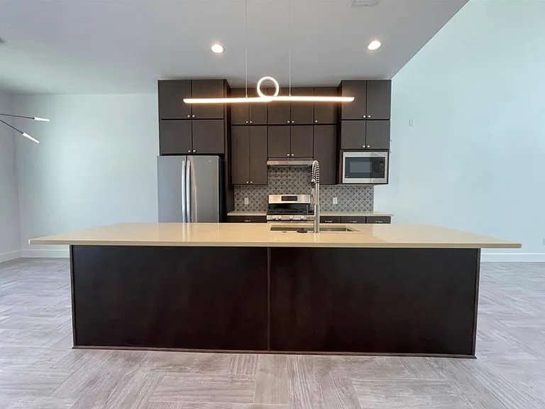 1703 Cedrocanna Ln — Photo 4