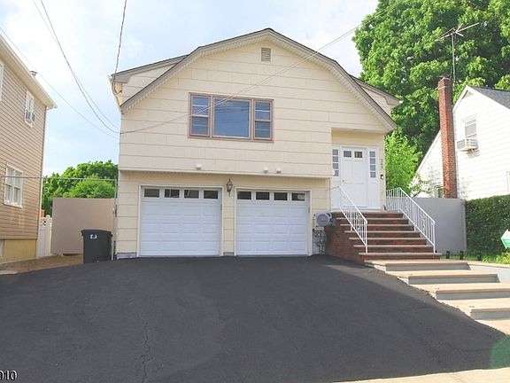 5th image of 389 Madeline Ave