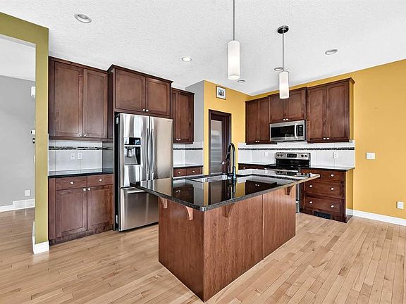 5th image of 168 NW Heritage Blvd