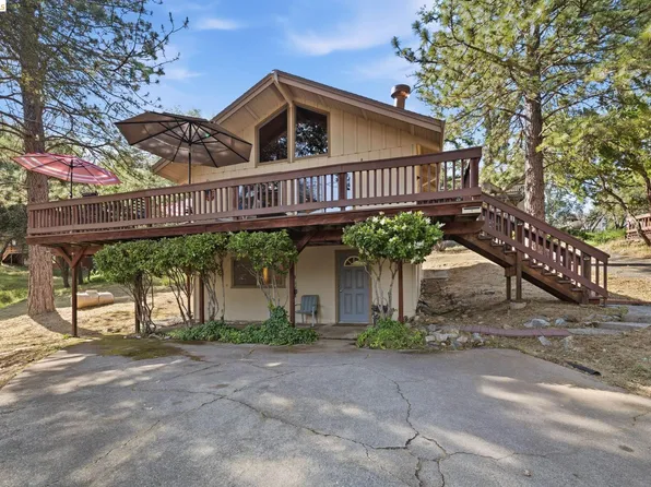 19630 Pleasantview Dr, Groveland, CA 95321