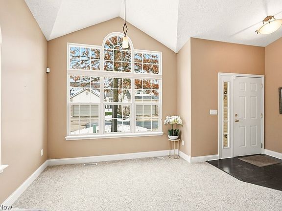 2nd image of 2551 Edgebrook Xing