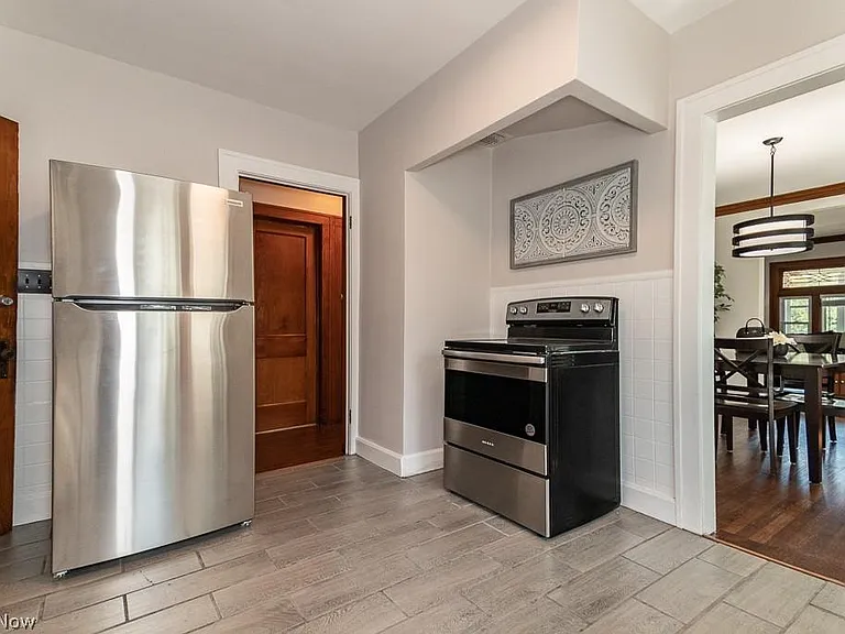 10705 Saint Mark Ave — Photo 17