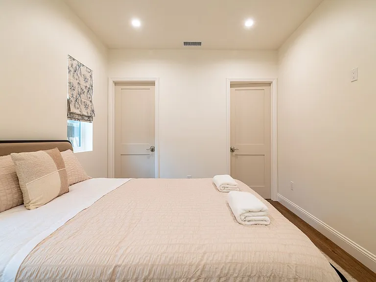 613 W Olive Ave #1 — Photo 49