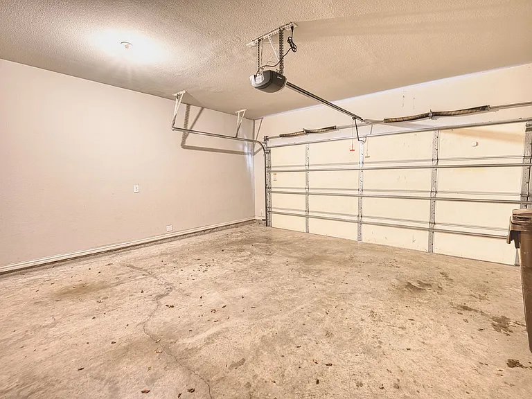 3009 Galveston St — Photo 5