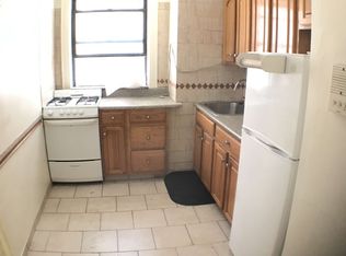 2316 36th St APT 1R, Astoria, NY 11105
