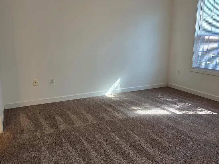 Upstairs front bedroom