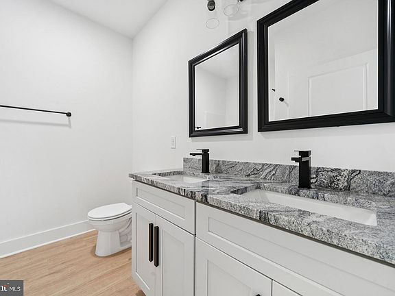 4th image of 425 Palomino Dr
