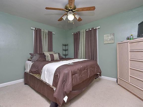 5th image of 170 Clifton Dr