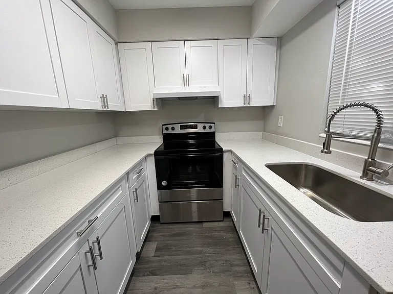 5841 NE 18th Ave #3 — Photo 9