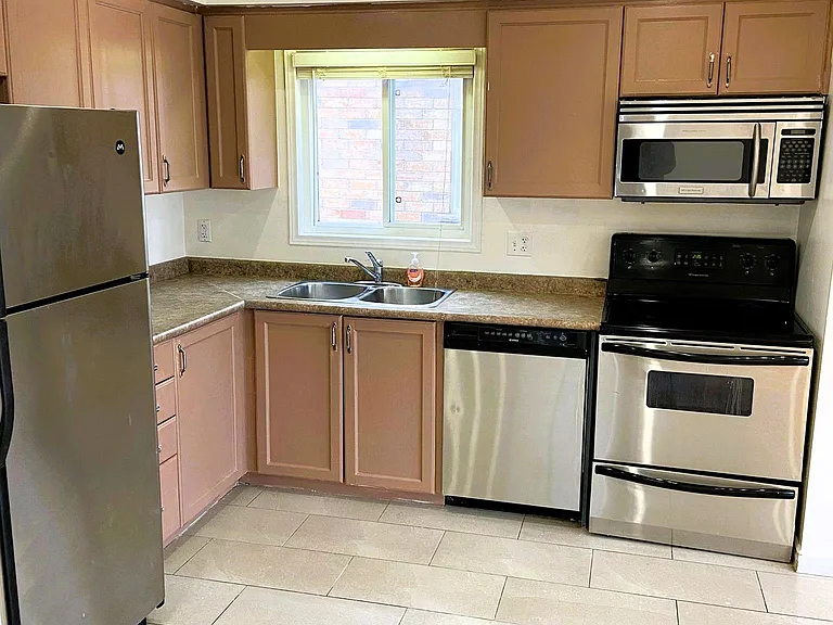 490 Activa Ave #UPPER — Photo 4