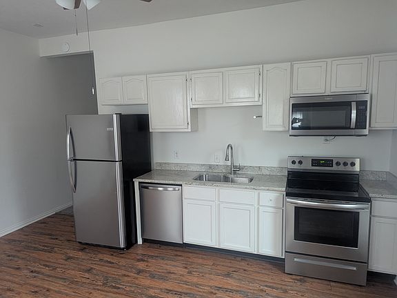4th image of 2128 N Pennsylvania St APT 1