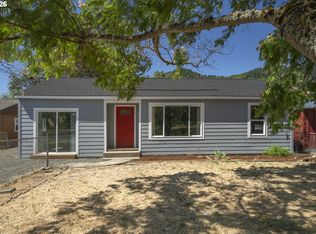 912 S Main St, Myrtle Creek, OR 97457