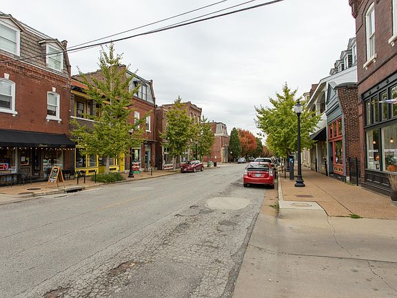 5th image of 2341 Russell Blvd #A