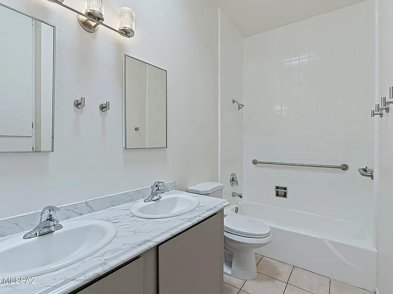 519 S Avenue D — Photo 23