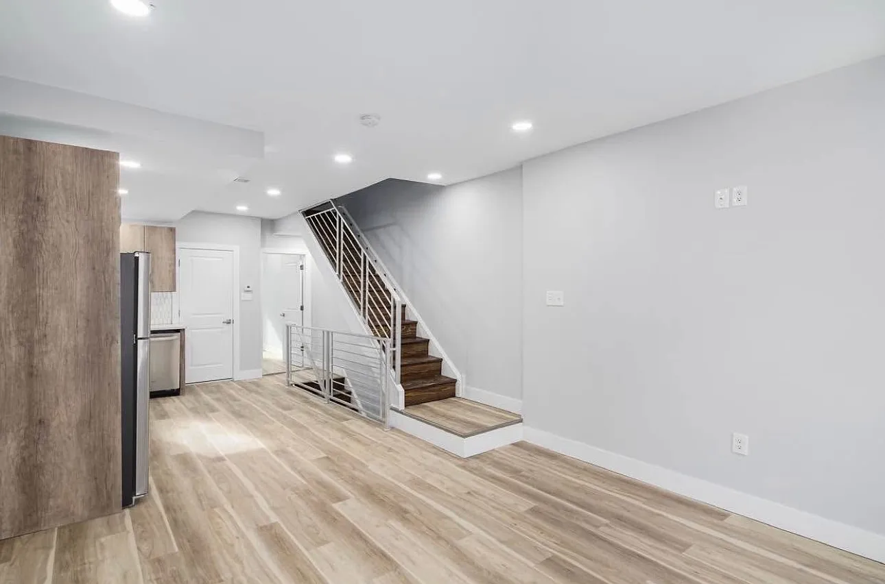 3 bed, 910 sqft, $1,595 — Photo 2