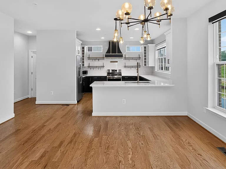 627 Leigh Way — Photo 27