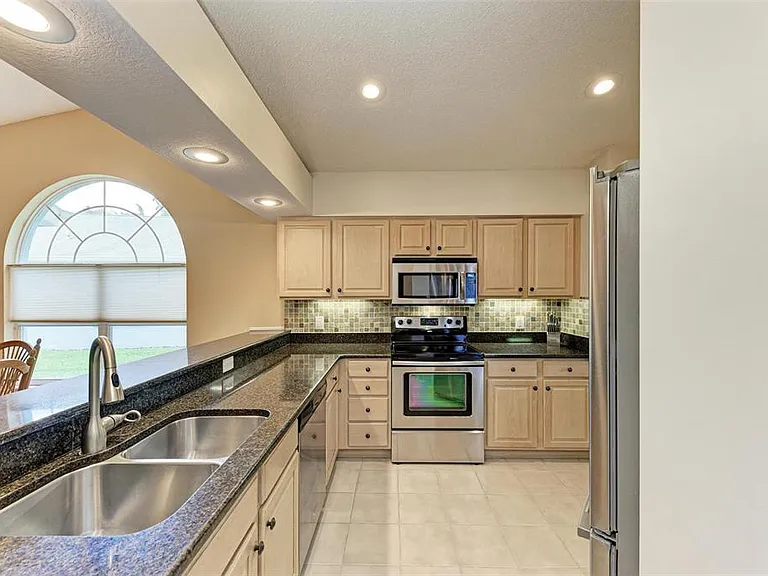 4936 Linsey Ct — Photo 13
