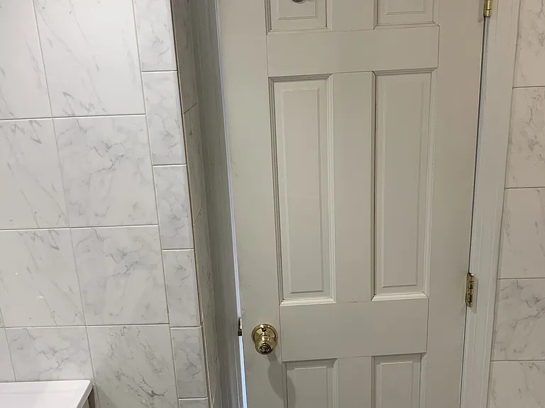 96 Strathmore Rd #1B — Photo 9