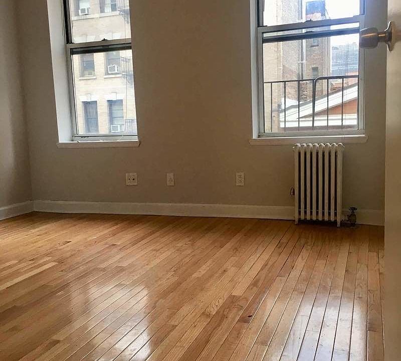 1st image of 220 E 27th St APT 13