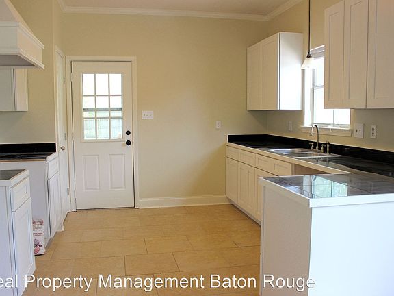 5th image of 15164 Point Chenier Ave